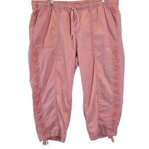 Lane Bryant Peach Cropped Pants w/Eyelet Lace Trim EUC Size 18/20
